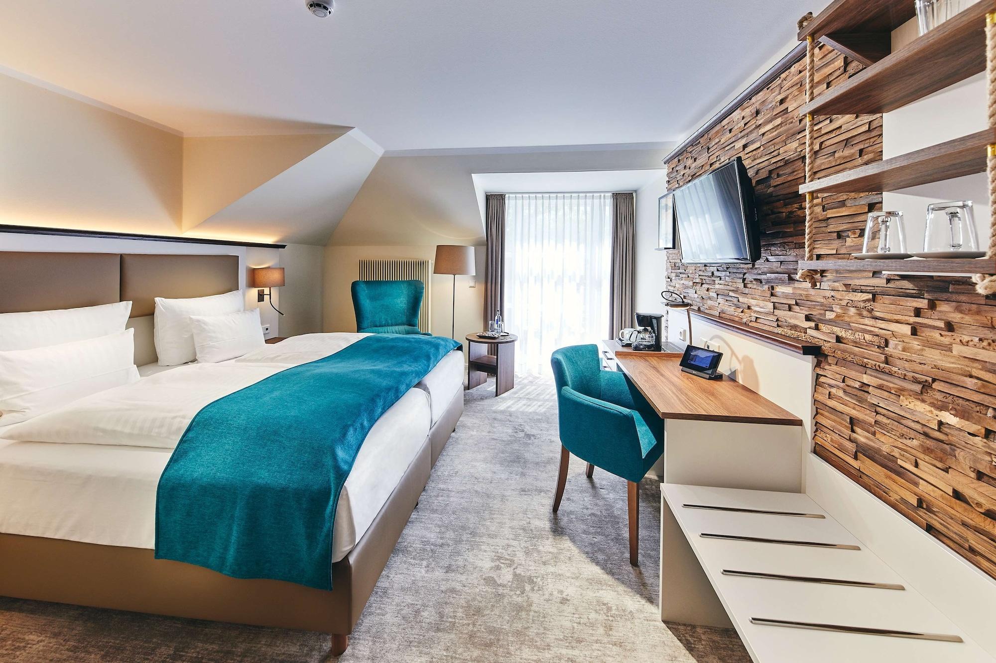 ดอรินต์ชตรันเดรสอร์ทแอนด์สปา ออทซีบัด วุสชโตรว์ Hotel วุสโทรว์ ภายนอก รูปภาพ