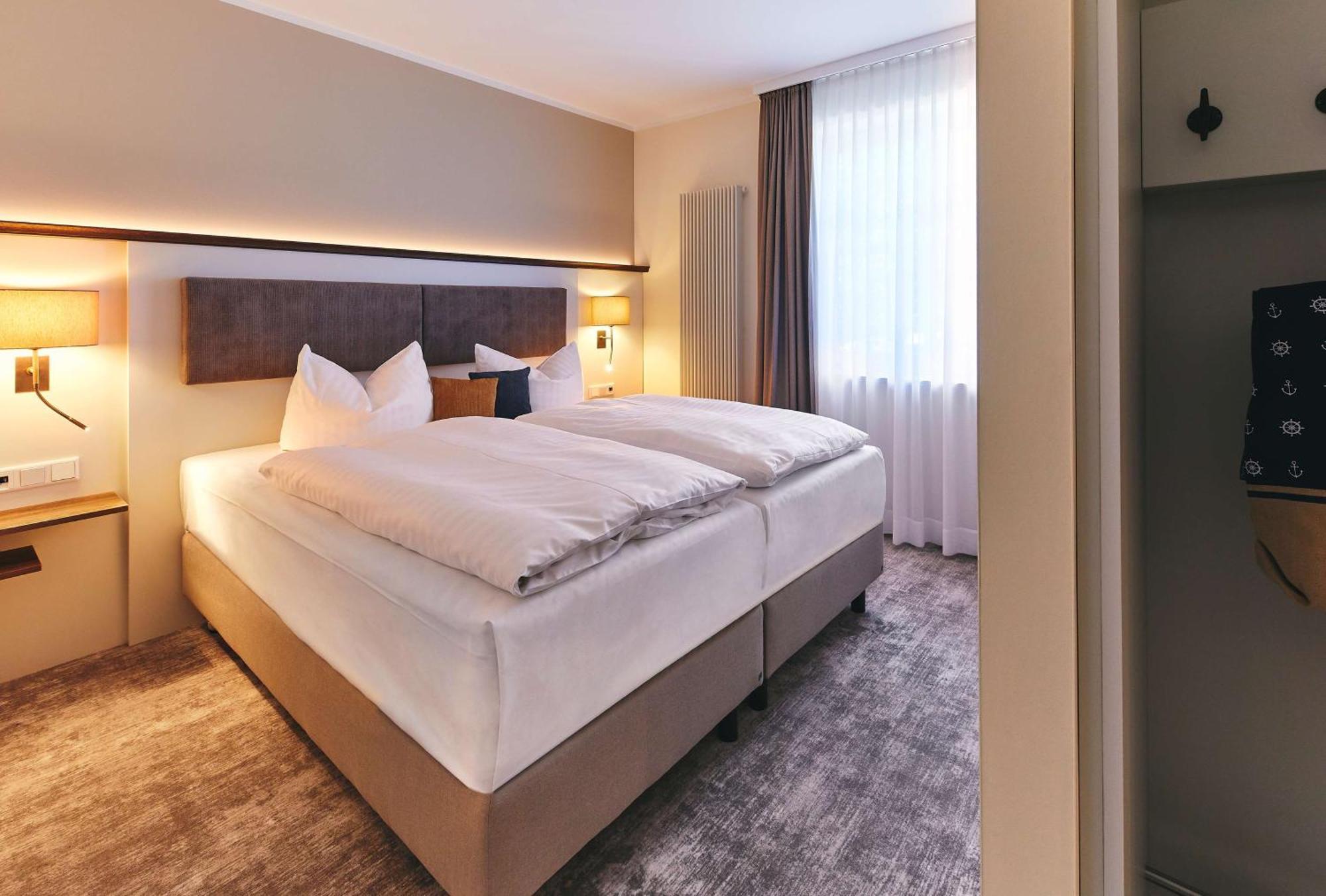 ดอรินต์ชตรันเดรสอร์ทแอนด์สปา ออทซีบัด วุสชโตรว์ Hotel วุสโทรว์ ภายนอก รูปภาพ